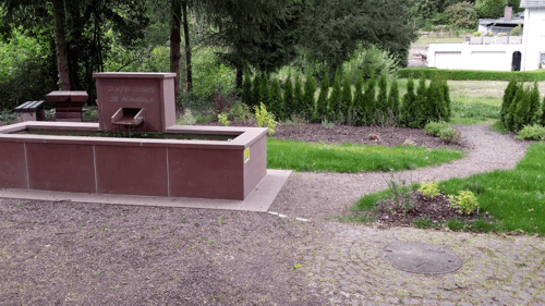 Der neue Dorfbrunnen in der Dorfmitte