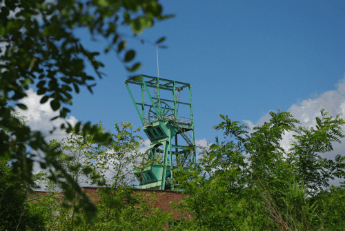 Blick auf den Förderturm vom Schacht Merlebach Nord.