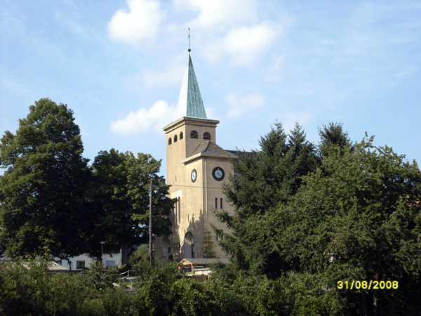 Blick auf die Kirche.